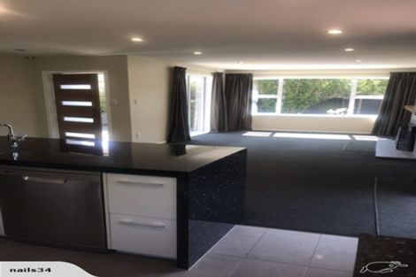 Photo of property in 8 Doyle Place, Avondale, Christchurch, 8061