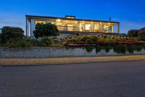 Photo of property in 10-12 Oratia Street, Waikanae Beach, Waikanae, 5036