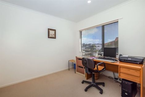 Photo of property in 24 Nimstedt Avenue, Oteha, Auckland, 0632