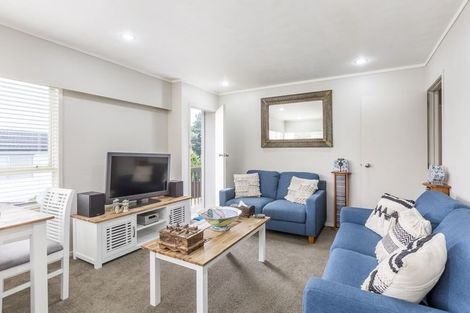 Photo of property in 1/25 Mayall Avenue, Beach Haven, Auckland, 0626