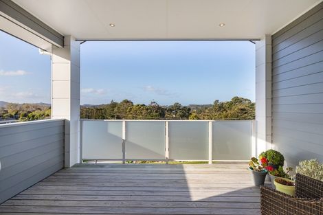 Photo of property in 2 Manuka Close, Mangawhai, 0505