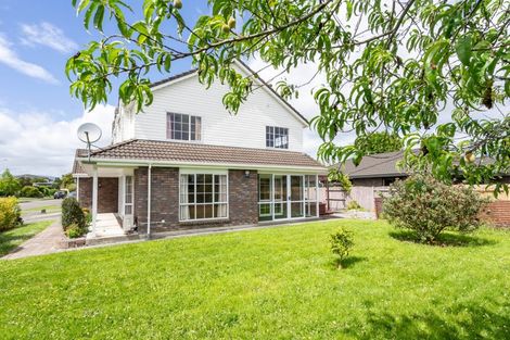 Photo of property in 2 Rosebank Avenue, Kelvin Grove, Palmerston North, 4414