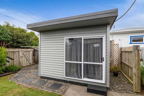 Photo of property in 116 Omata Road, Marfell, New Plymouth, 4310