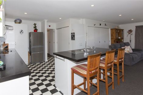 Photo of property in 3 Tua Tua Place, Baylys Beach, Dargaville, 0377