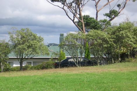 Photo of property in 2/734 East Coast Road, Pinehill, Auckland, 0632