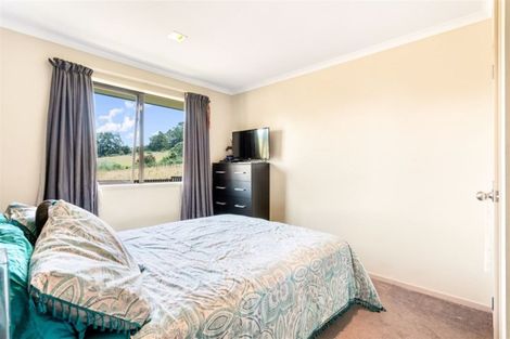 Photo of property in 70 South Kensington Way, Henderson, Auckland, 0612