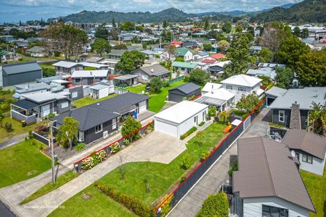 Photo of property in 107 Riverview Road, Whangamata, 3620