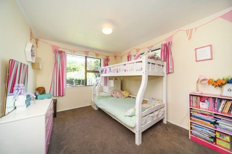 Photo of property in 2 Cecil Place, Cloverlea, Palmerston North, 4412