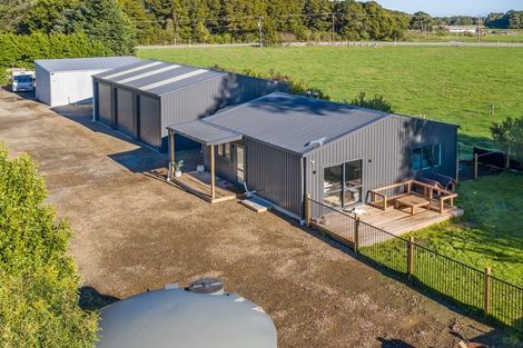 Photo of property in 195 Muhunoa Road East, Ohau, Levin, 5570