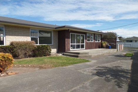 Photo of property in 8 Stretton Street, Bishopdale, Christchurch, 8053