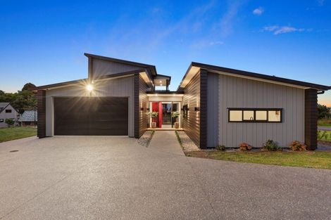 Photo of property in 2 Waiari Way, Kuaotunu West, Whitianga, 3592