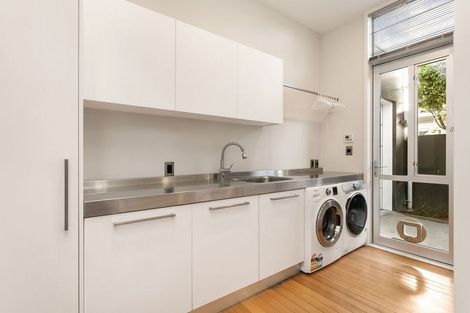 Photo of property in 8 Royds Street, Fendalton, Christchurch, 8014