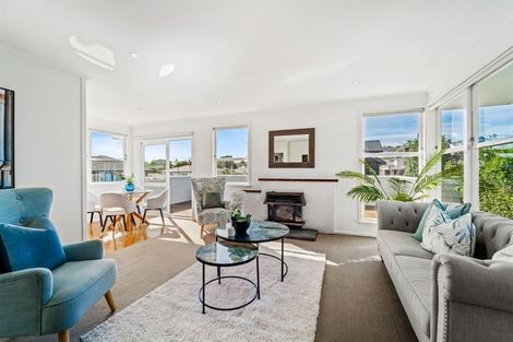 Photo of property in 1/23 Bond Crescent, Forrest Hill, Auckland, 0620