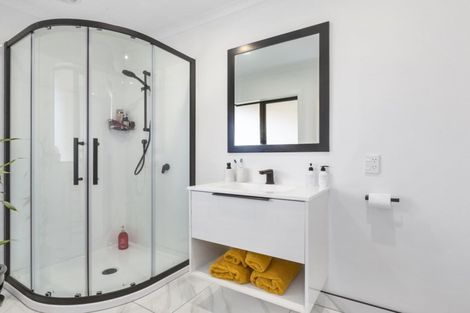 Photo of property in 215 Bay View Road, Saint Clair, Dunedin, 9012