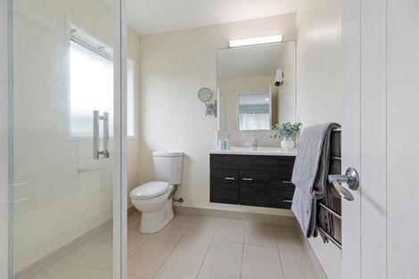 Photo of property in 174 Oteki Park Drive, Welcome Bay, Tauranga, 3112