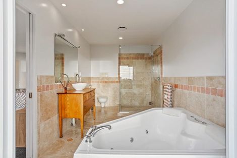 Photo of property in 77 Waitea Road, Muriwai, 0881