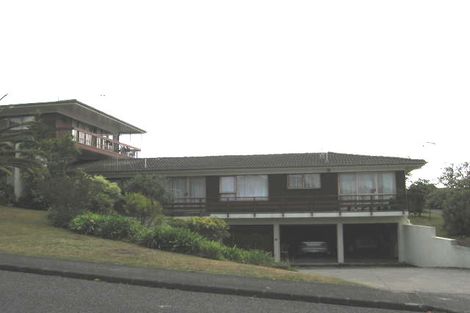 Photo of property in 14 Felgrove Street, Glendene, Auckland, 0602