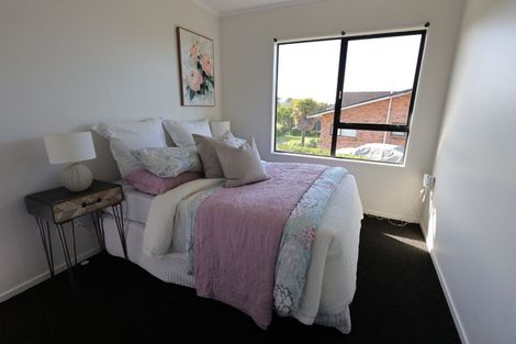 Photo of property in 141 West Harbour Drive, West Harbour, Auckland, 0618