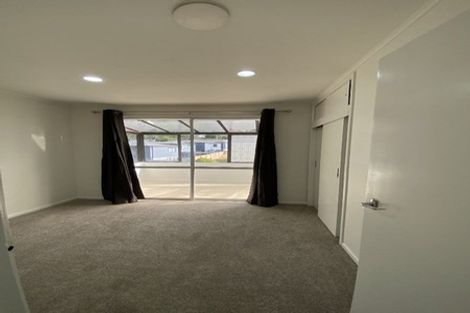 Photo of property in 5 Kama Place, Sunnynook, Auckland, 0620