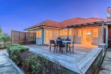 Photo of property in 8 Coronation Street, Belmont, Auckland, 0622
