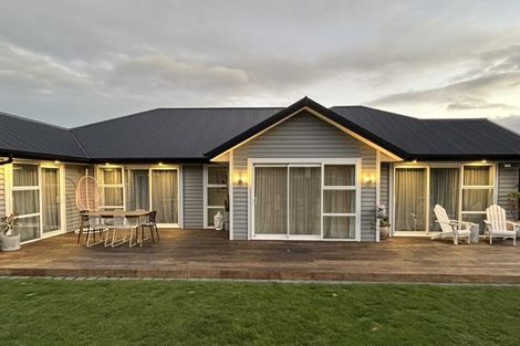 Photo of property in 39 Watkins Drive, Rangiora, 7400