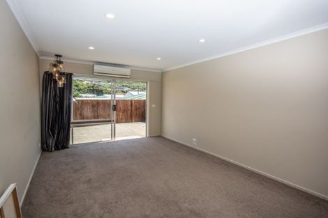 Photo of property in 61 Broadway, Picton, 7220