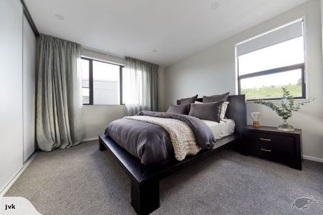 Photo of property in 26 Komanawa Lane, Mount Wellington, Auckland, 1062