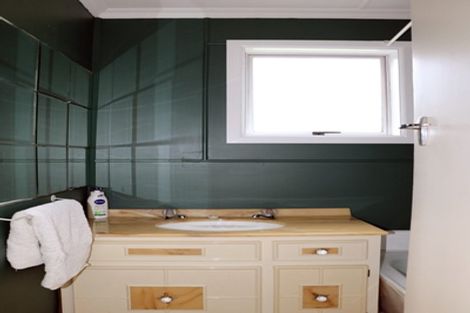 Photo of property in 8 Miro Street, Kaka Point, 9271