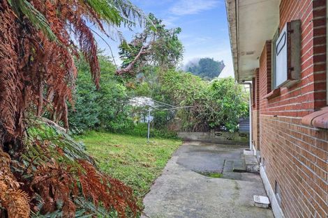 Photo of property in 113-115 Horoeka Street, Stokes Valley, Lower Hutt, 5019