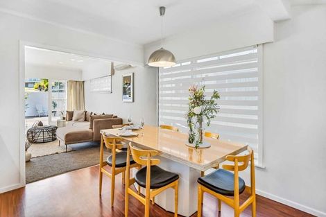 Photo of property in 69 Ravenwood Drive, Forrest Hill, Auckland, 0620