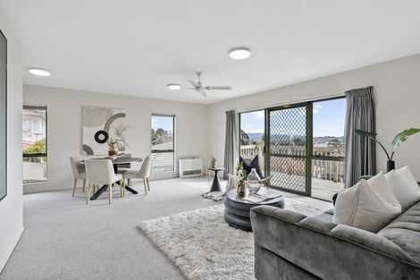 Photo of property in 1/43 Sungrove Rise, Sunnyvale, Auckland, 0612