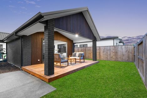 Photo of property in 20 Hanlow Place, Pyes Pa, Tauranga, 3112