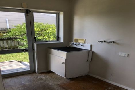 Photo of property in 2/15 Kent Road, Manurewa, Auckland, 2102