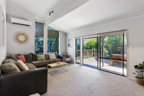 Photo of property in 30 Sandgate Avenue, Botany Downs, Auckland, 2010