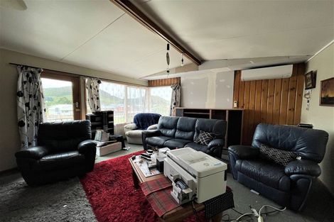 Photo of property in 23 Gorge Road, Clinton, 9534