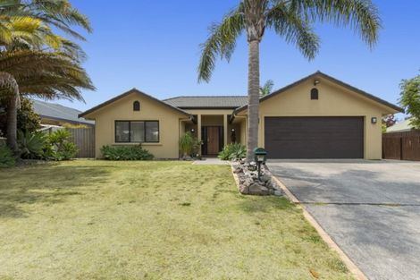 Photo of property in 667 Gloucester Road, Papamoa Beach, Papamoa, 3118