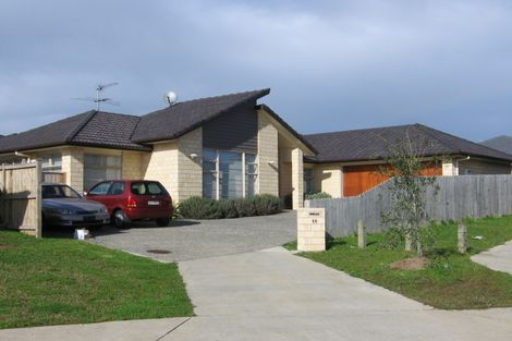 Photo of property in 16 Oswald Close, Flat Bush, Auckland, 2016