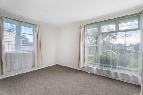 Photo of property in 9 Kuaka Place, New Lynn, Auckland, 0600