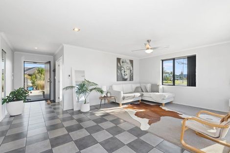 Photo of property in 50 Ocean View Rise, Ruakaka, 0116