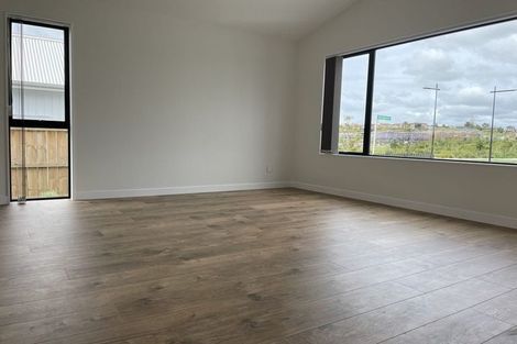 Photo of property in 40 Taikura Avenue, Red Beach, 0932