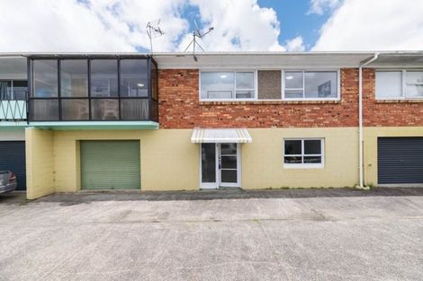 Photo of property in 2/120 Titirangi Road, New Lynn, Auckland, 0600