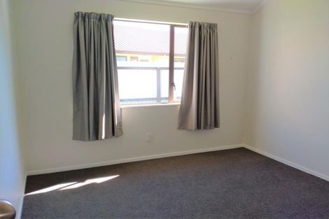 Photo of property in 2/12 Beveridge Place, Greenmeadows, Napier, 4112