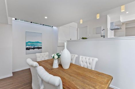 Photo of property in 2/51 Seaton Road, Murrays Bay, Auckland, 0630