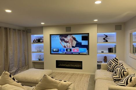 Photo of property in 1/28 Gulf View Road, Murrays Bay, Auckland, 0630