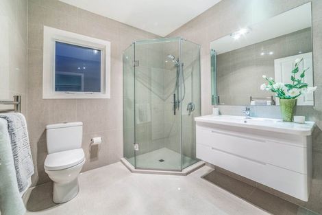 Photo of property in 41e Chester Avenue, Greenhithe, Auckland, 0632