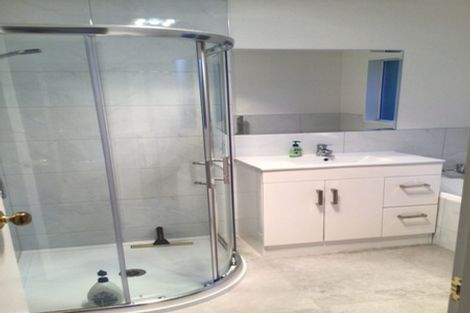 Photo of property in 2/11 Gloria Avenue, Te Atatu Peninsula, Auckland, 0610