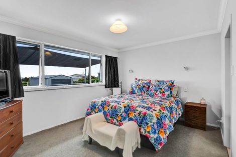 Photo of property in 47 Nevada Drive, Merrilands, New Plymouth, 4312