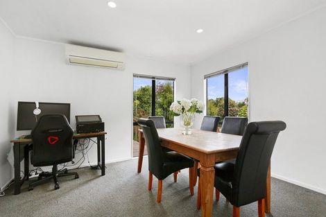 Photo of property in 6 Saunders Close, Whitby, Porirua, 5024