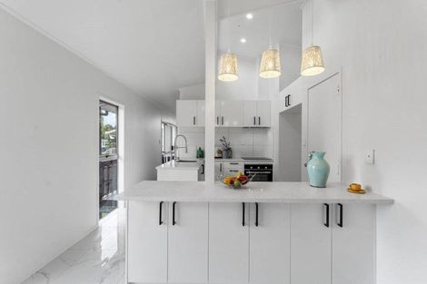 Photo of property in 7 Aden Place, Clendon Park, Auckland, 2103