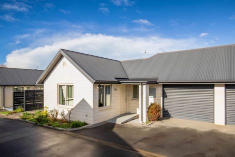 Photo of property in 2/24 Victoria Street, Rangiora, 7400